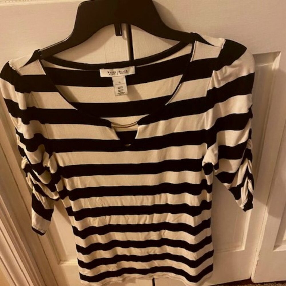 Ladies White House Black Market Three Quarter Sleeve Size S Top